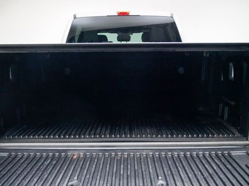 Used 2017 Ford F150 XLT image 9