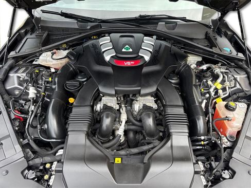 Used 2018 Alfa Romeo Giulia Quadrifoglio w/ Driver Assist Dynamic Package RWD image 11