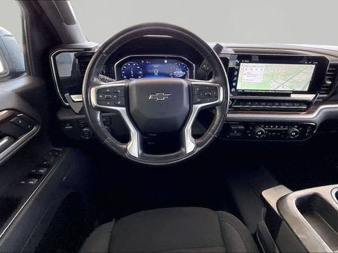 Used 2022 Chevrolet Silverado 1500 RST AWD/4WD image 8