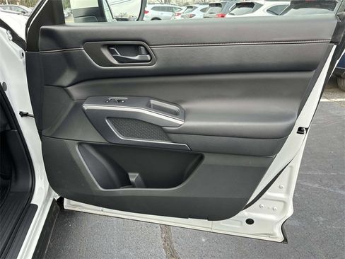 Used 2024 Nissan Pathfinder Rock Creek image 10