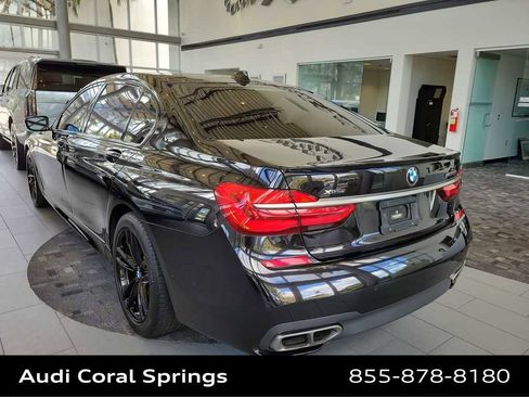 Used 2018 BMW M760i xDrive image 3