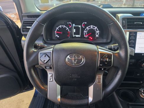 Used 2021 Toyota 4Runner SR5 image 10