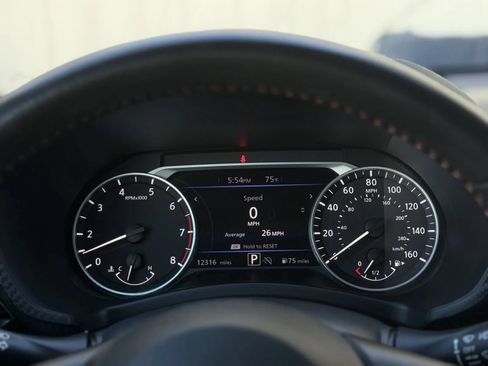Used 2024 Nissan Sentra SR FWD image 27