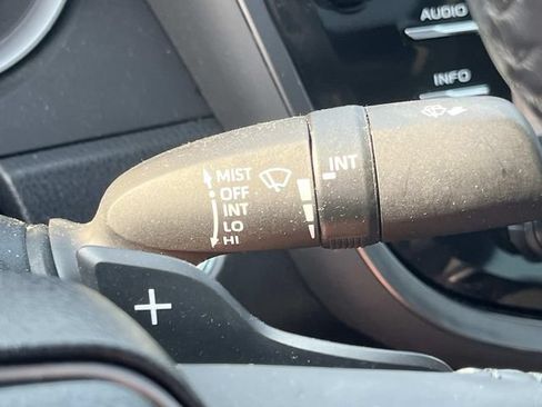 Used 2018 Toyota Camry SE w/ Audio Package FWD image 39