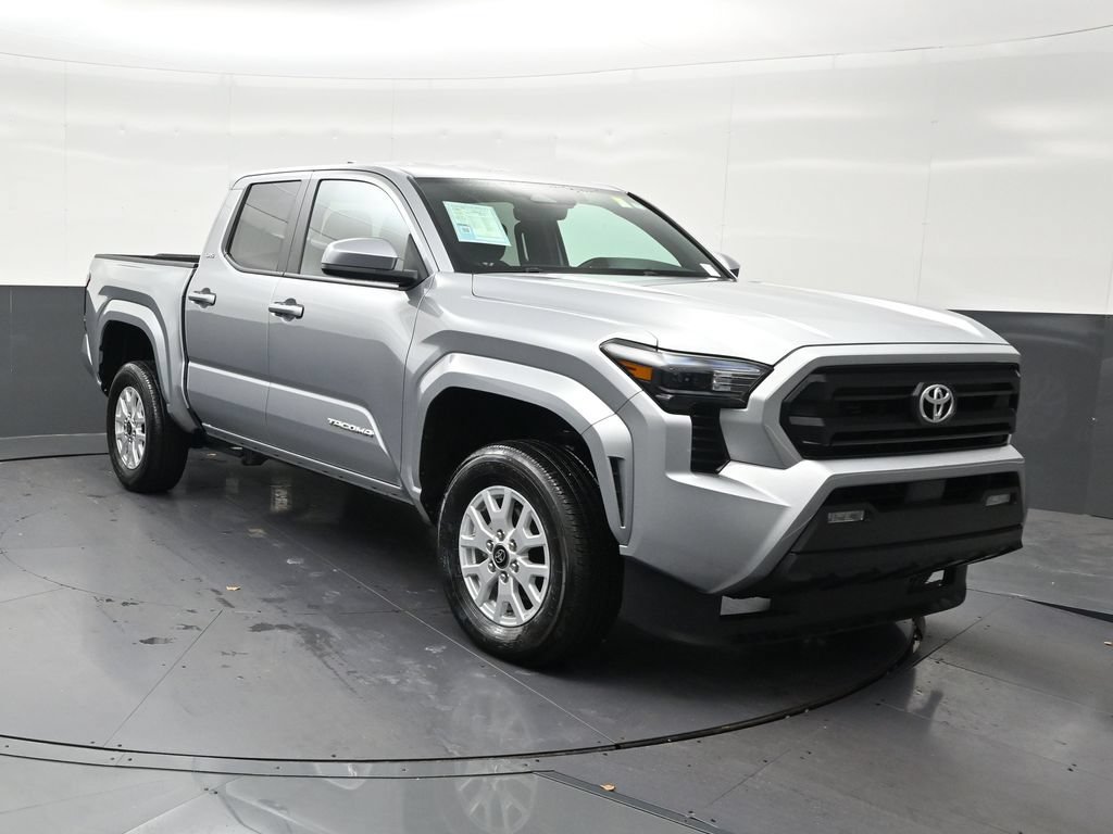 Used 2025 Toyota Tacoma SR5 RWD image 8