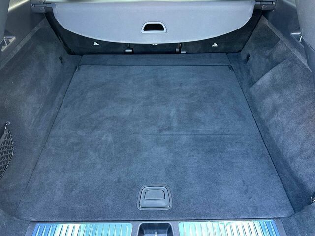 Used 2023 Mercedes-Benz EQS 580 4MATIC SUV w/ Acoustic Comfort Package image 18