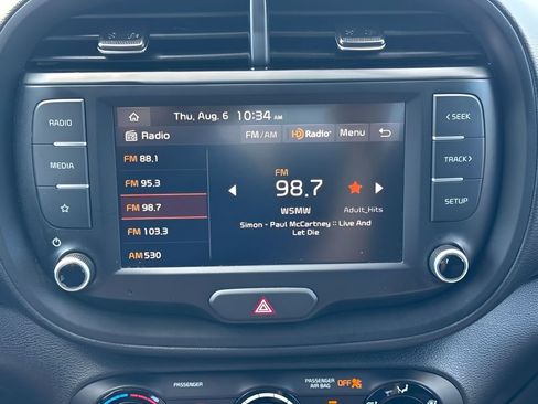 Used 2024 Kia Soul LX w/ Option Group 015 FWD image 16
