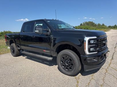 New 2025 Ford F350 Lariat w/ Black Appearance Package