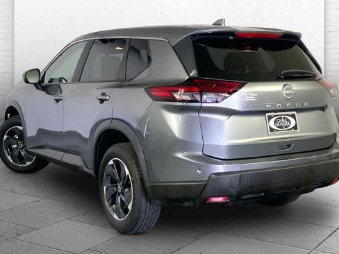 Used 2025 Nissan Rogue SV AWD/4WD image 11