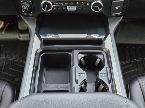 Used 2025 Ford F250 Lariat w/ Lariat Ultimate Package AWD/4WD image 19