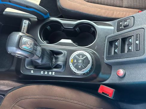 Used 2022 Ford Bronco Outer Banks image 19