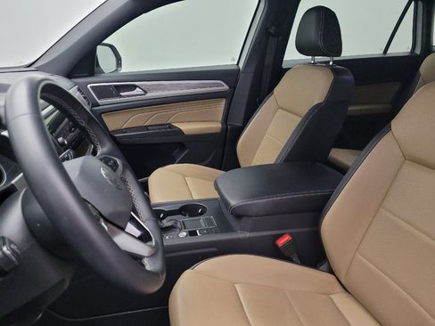 Used 2021 Volkswagen Atlas Cross Sport SE image 17