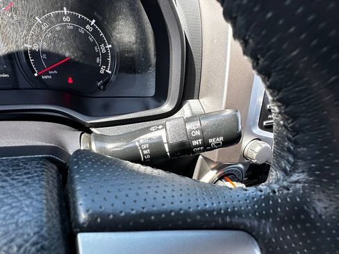 Used 2020 Toyota 4Runner SR5 AWD/4WD image 32