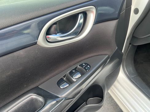 Used 2019 Nissan Sentra SR image 29