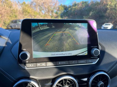 Used 2025 Nissan Sentra SV image 17