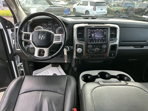 Used 2018 RAM 1500 Laramie image 12