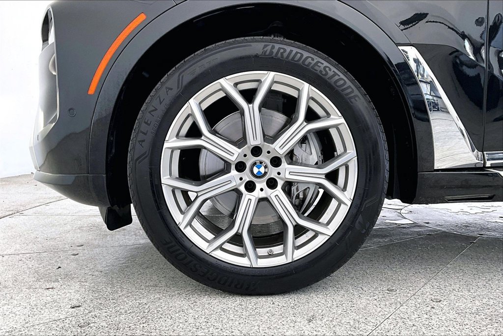 Used 2026 BMW X7 xDrive40i AWD/4WD image 11