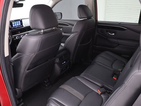 Used 2024 Honda Pilot EX-L image 12