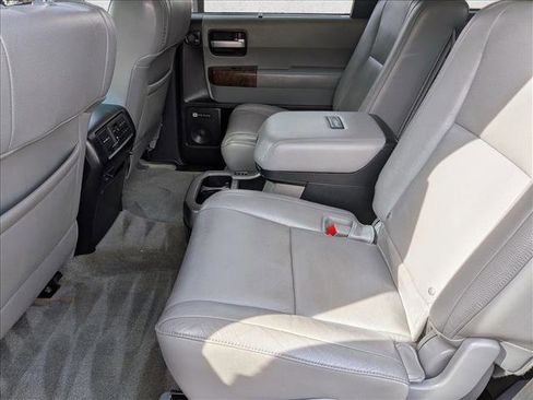 Used 2010 Toyota Sequoia Platinum image 19