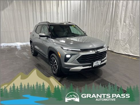 New 2025 Chevrolet TrailBlazer LT w/ Convenience Package image 1