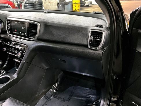 Used 2021 Kia Sportage EX w/ EX Technology Package image 18