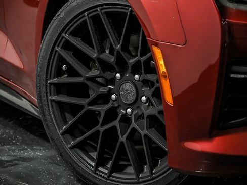Used 2018 Chevrolet Camaro SS RWD image 3
