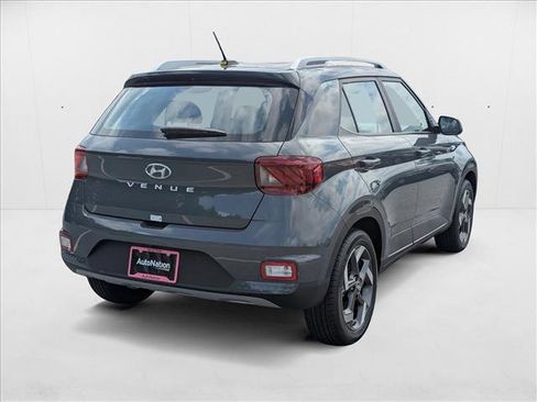 New 2025 Hyundai Venue Limited image 9