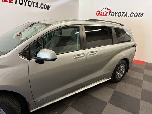 Used 2021 Toyota Sienna LE FWD image 8