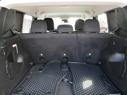 Used 2022 Jeep Renegade Latitude AWD/4WD image 18