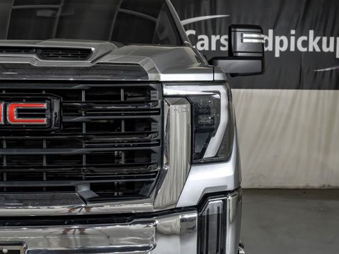 Used 2024 GMC Sierra 3500 Pro AWD/4WD image 32