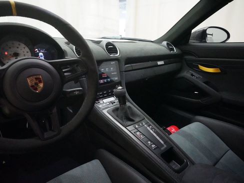 Certified 2025 Porsche 718 Cayman GT4 RS RWD image 18