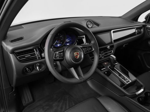 Certified 2025 Porsche Macan image 43