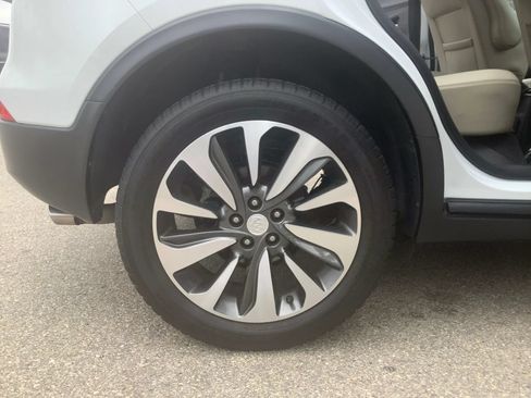 Used 2017 Buick Encore Essence FWD image 20