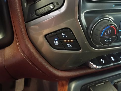 Used 2019 Chevrolet Silverado 2500 High Country AWD/4WD image 33