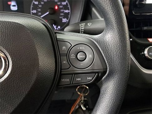 Used 2025 Toyota Corolla LE image 25