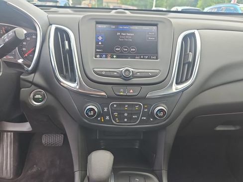 Used 2024 Chevrolet Equinox LT FWD image 18