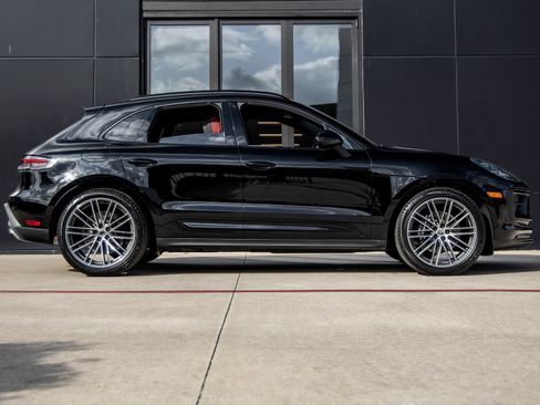 New 2026 Porsche Macan image 12