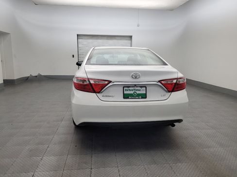 Used 2017 Toyota Camry LE image 6