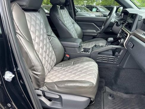 Used 2025 Toyota Tacoma TRD Sport AWD/4WD image 24