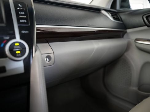 Used 2012 Toyota Camry XLE w/ Leather Pkg FWD image 49