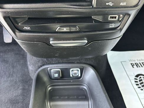 Used 2018 Chrysler Pacifica Limited FWD image 22