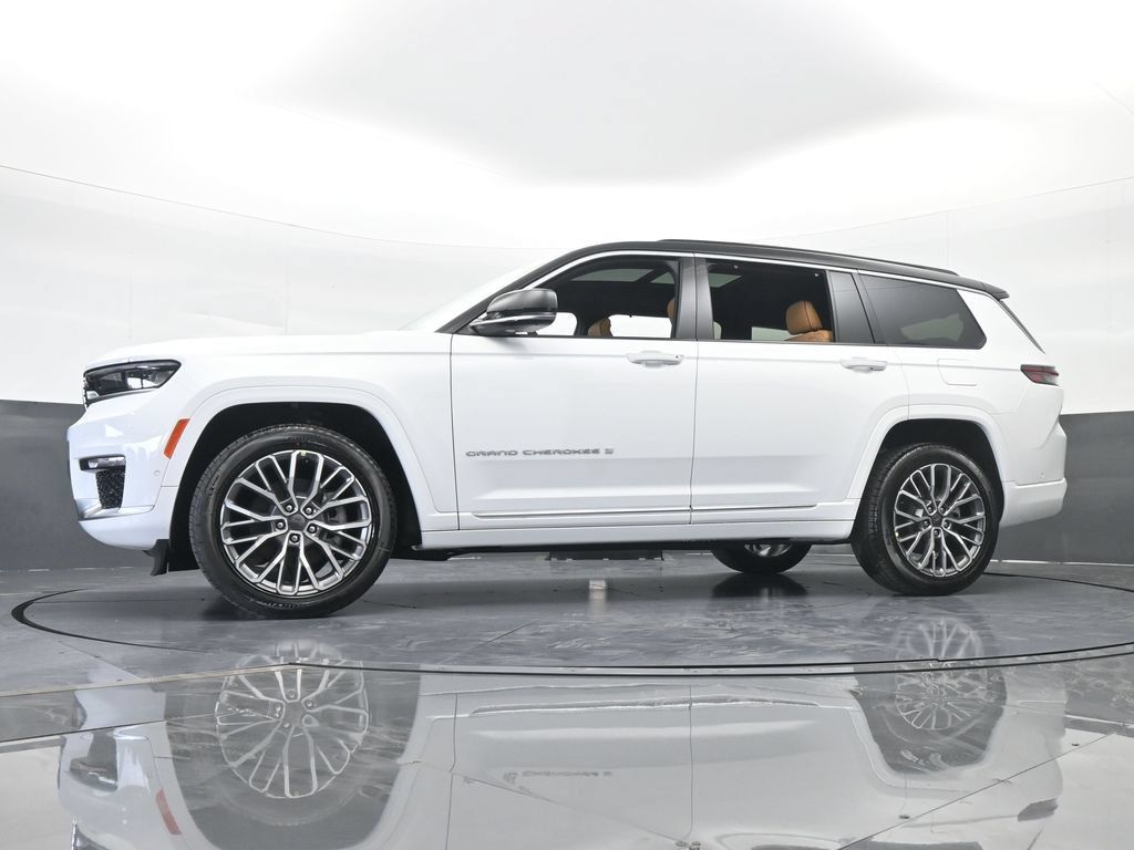 Used 2025 Jeep Grand Cherokee L Summit AWD/4WD image 56