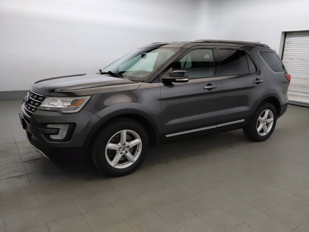 Used 2017 Ford Explorer XLT AWD/4WD image 2