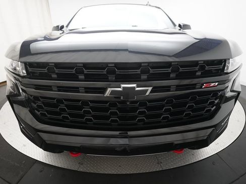 Used 2023 Chevrolet Suburban Z71 w/ Luxury Package AWD/4WD image 23