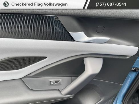 New 2026 Volkswagen Tiguan SE R-Line FWD image 24