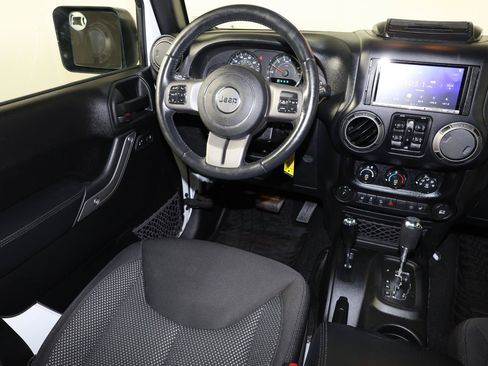 Used 2016 Jeep Wrangler Unlimited Sport AWD/4WD image 9