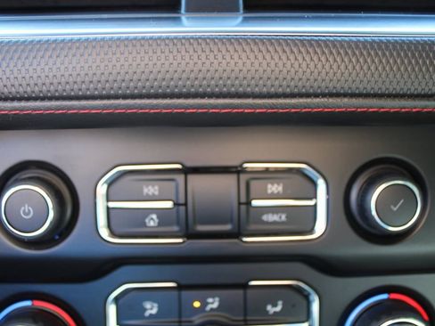 Used 2022 Chevrolet Suburban RST image 46