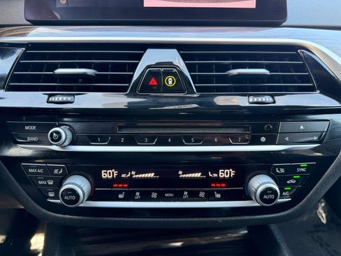 Used 2019 BMW 530i xDrive w/ Convenience Package AWD/4WD image 39