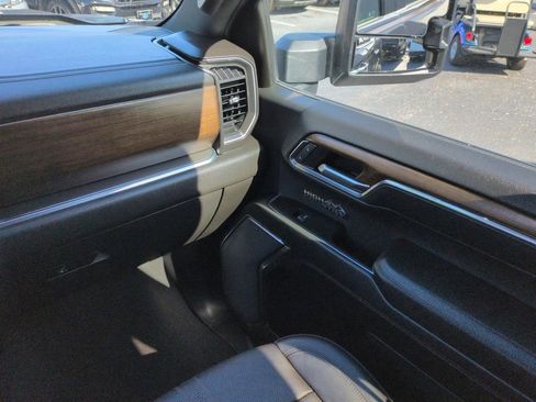 Used 2024 Chevrolet Silverado 1500 High Country w/ High Country Premium Package AWD/4WD image 17