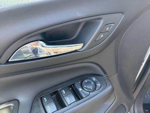 Certified 2024 Chevrolet Equinox LT FWD image 11